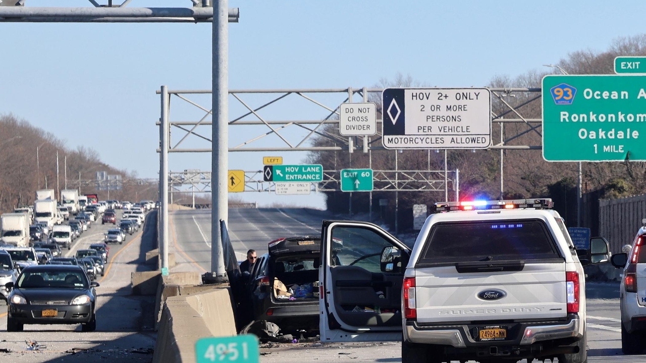 Source image for "Pamela Hanlon, 61, of Port Jefferson Station, killed in crash on LIE in Ronkonkoma, police say"
