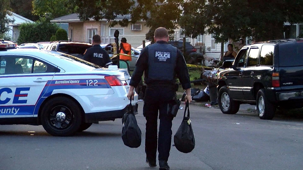 Massapequa man fatally shot in Amityville, Suffolk police say - Newsday