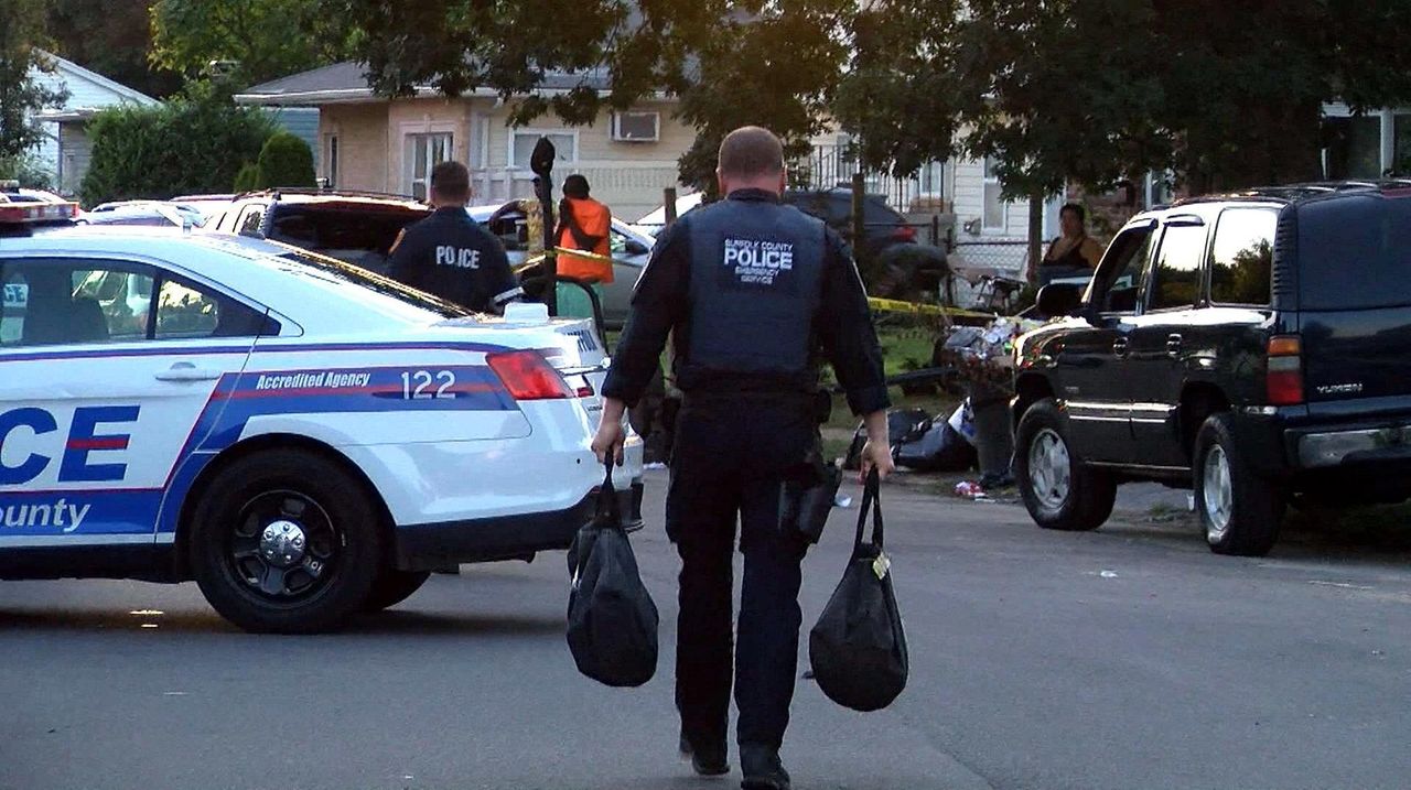 Massapequa man fatally shot in Amityville, Suffolk police say Newsday