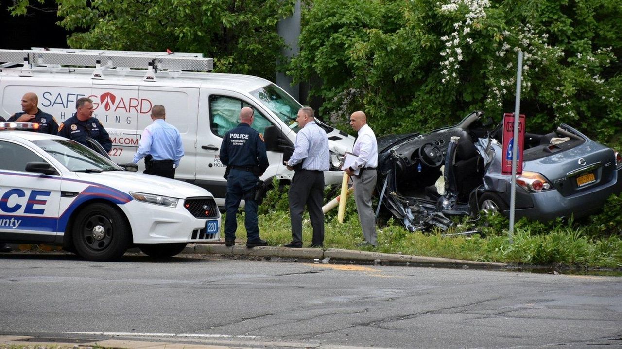 Coram man killed in crash on LIE service road, police say Newsday