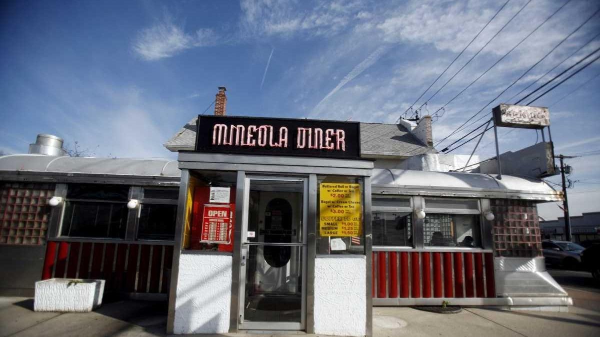 Railroad car diners with good eats - Newsday