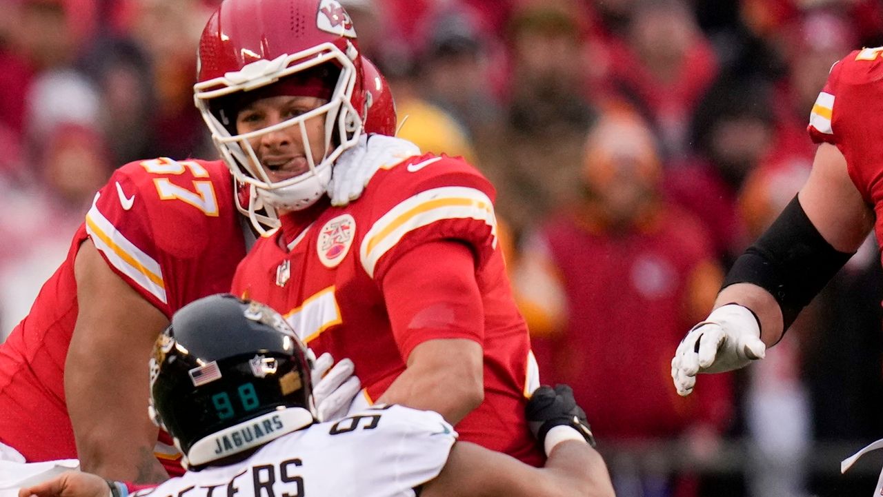 Patrick Mahomes says his ankle injury won't hold him back from