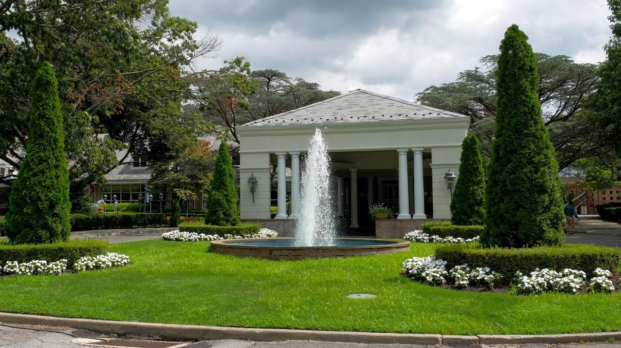 Carltun at Eisenhower Park agrees to pay Nassau County 250G Newsday