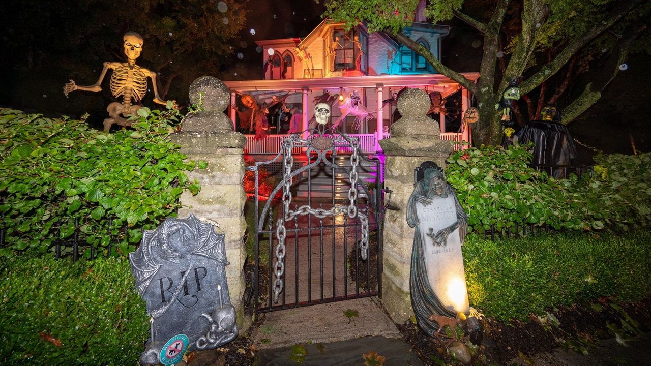 Happy Haunting Scary Li Houses That Scream Halloween Newsday 