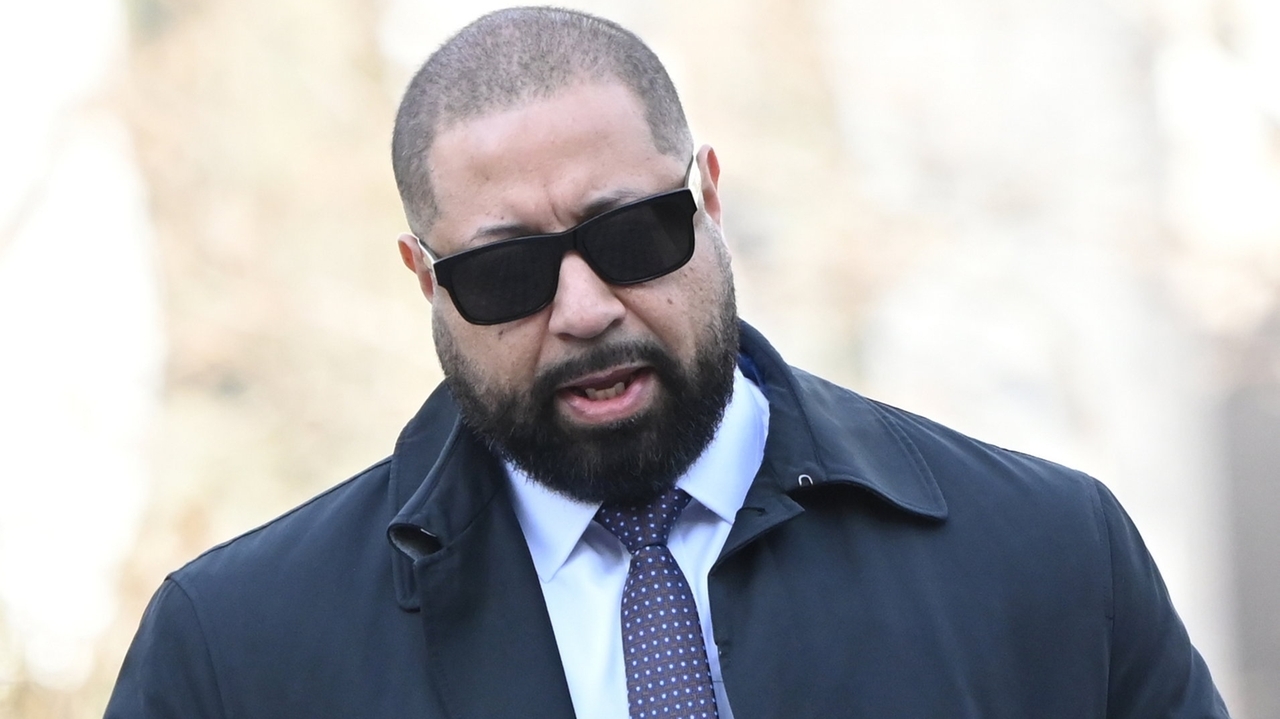 Trial opens in federal case of former Nassau detective accused of ...