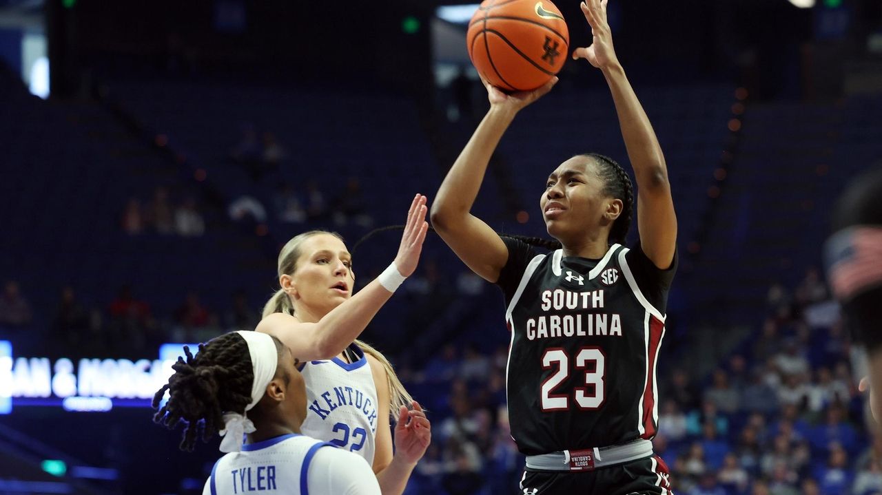 Bree Hall scores 18, No. 1 South Carolina women have 6 in double ...