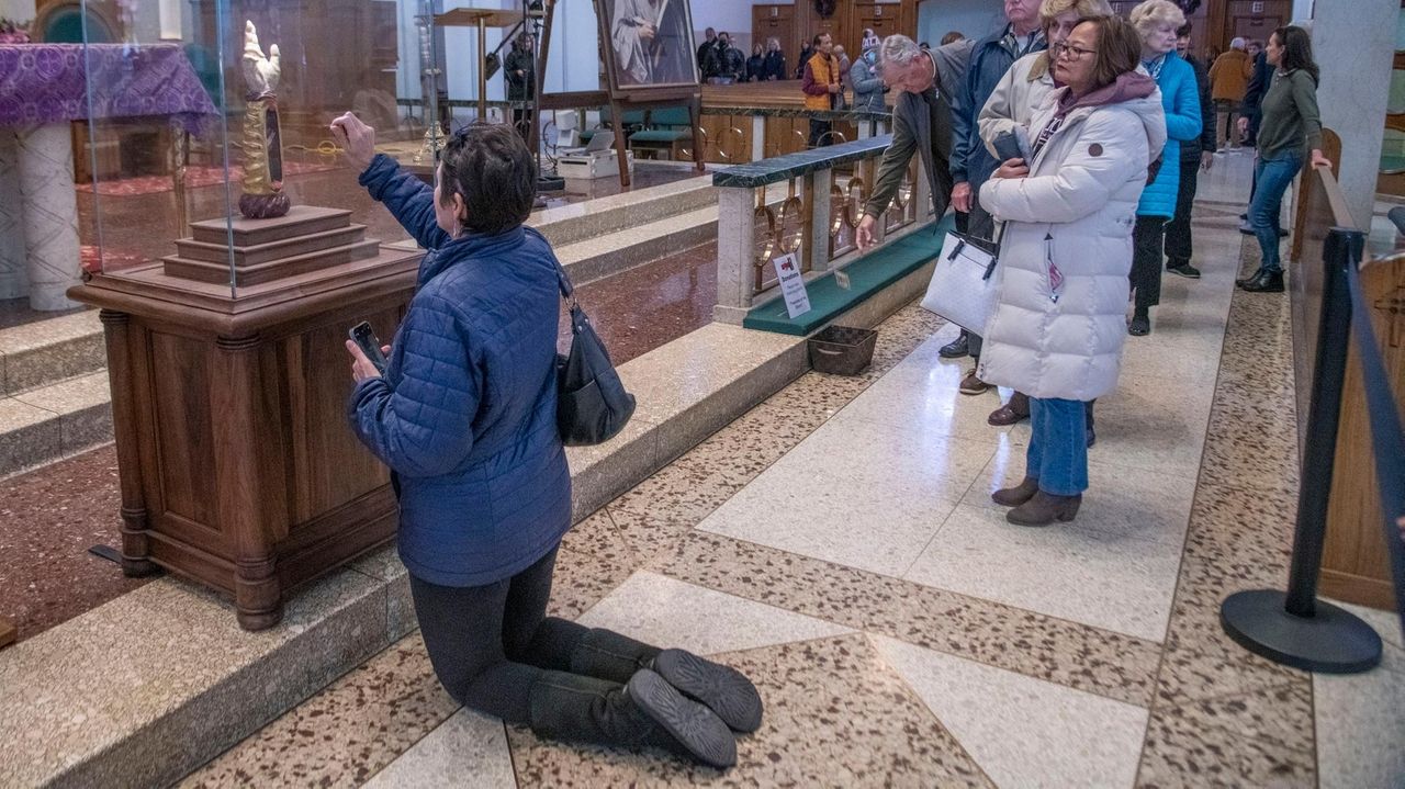 Relic of apostle St. Jude drawing thousands to LI Catholic churches