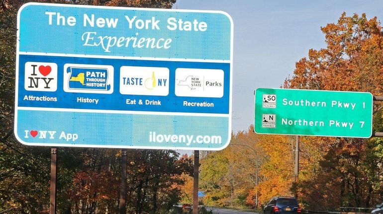 A New York State tourism sign on the Meadowbrook Parkway...