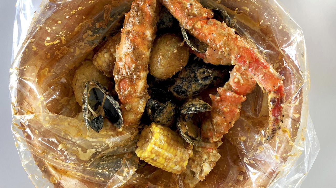 Ben's Crab opens second Long Island location, in Uniondale Newsday