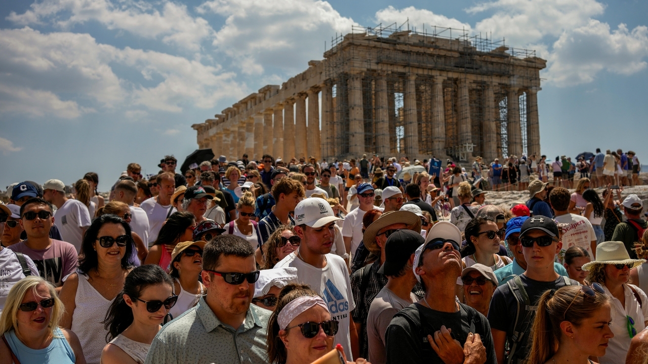 Tourists are packing European hotspots. And Americans don't mind the higher prices and crowds - Vimarsana News