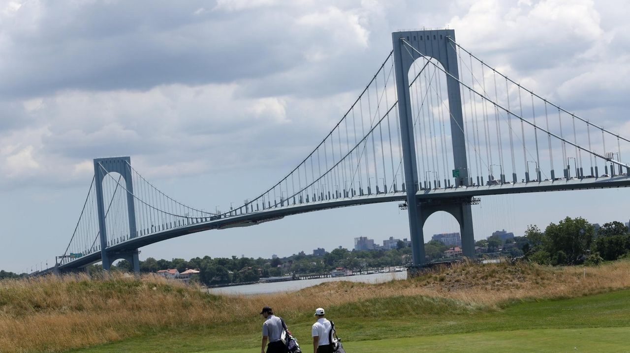 https://cdn.newsday.com/ace/c:YjhhYzk5Y2UtOWUxNy00:NWIwMGViOGQtMWFhZC00/landscape/1280
