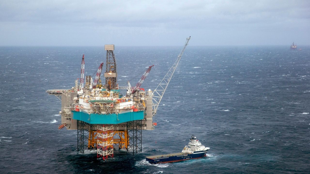 Norway approves 19 oil and gas projects, saying the resulting