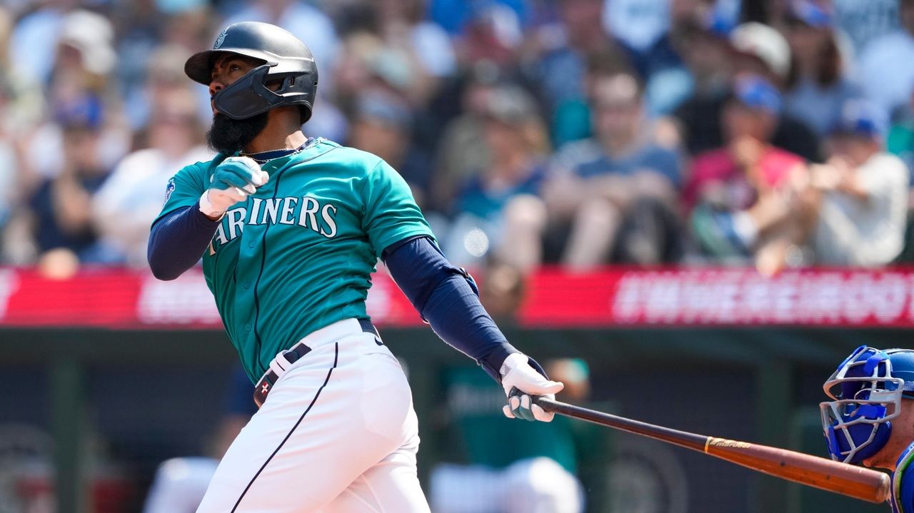 Teoscar Hernández homers twice to lead Mariners over Royals 15-2 - Newsday