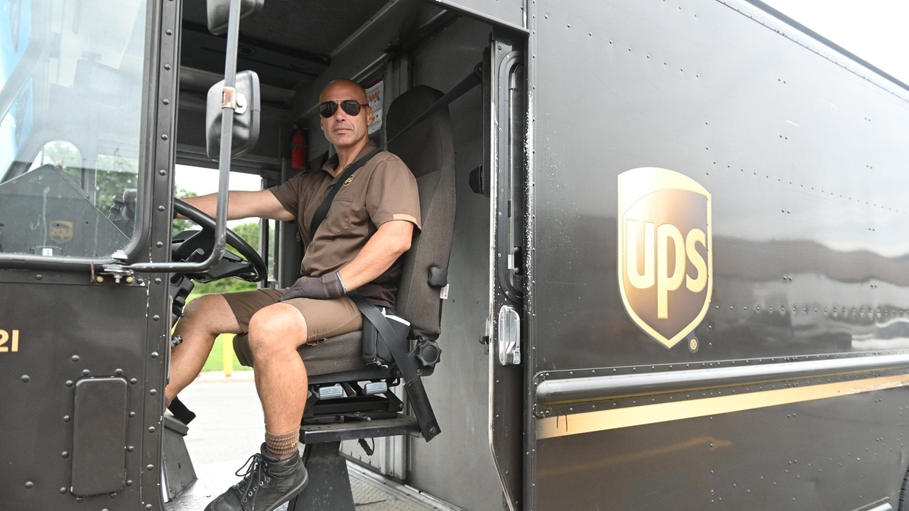 UPS, SAG-AFTRA, Starbucks: Union battles show who has clout - Vimarsana News