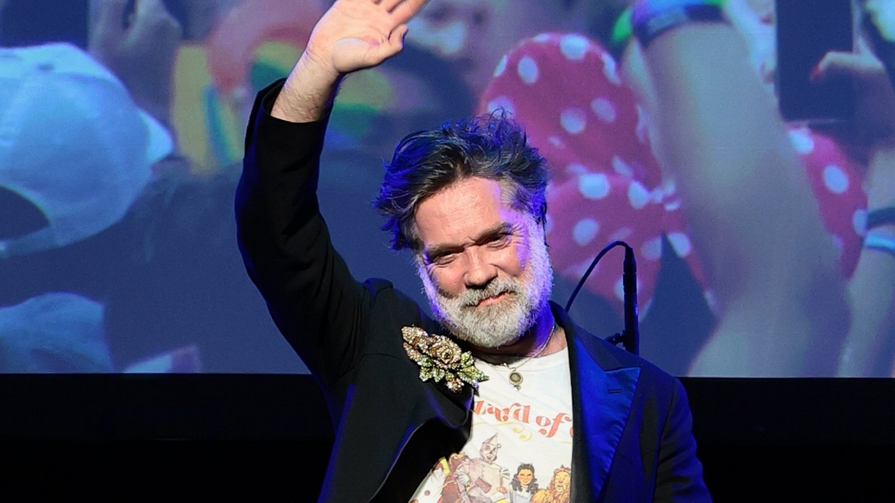 Rufus Wainwright renting out Montauk Leisurama cottage for $20,000 a month while he's on tour