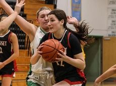 Schneider, McKay lead Syosset girls past Farmingdale