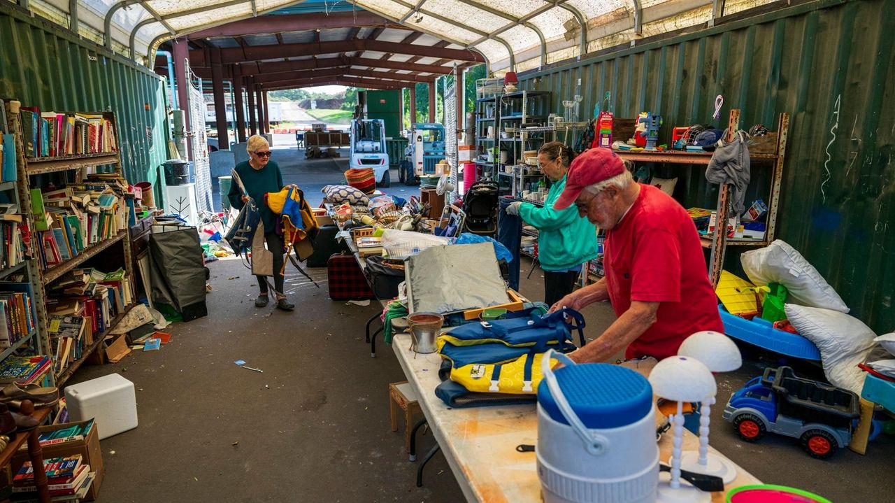 Shelter Island 'pickers' fight town after banning trash and treasure ...