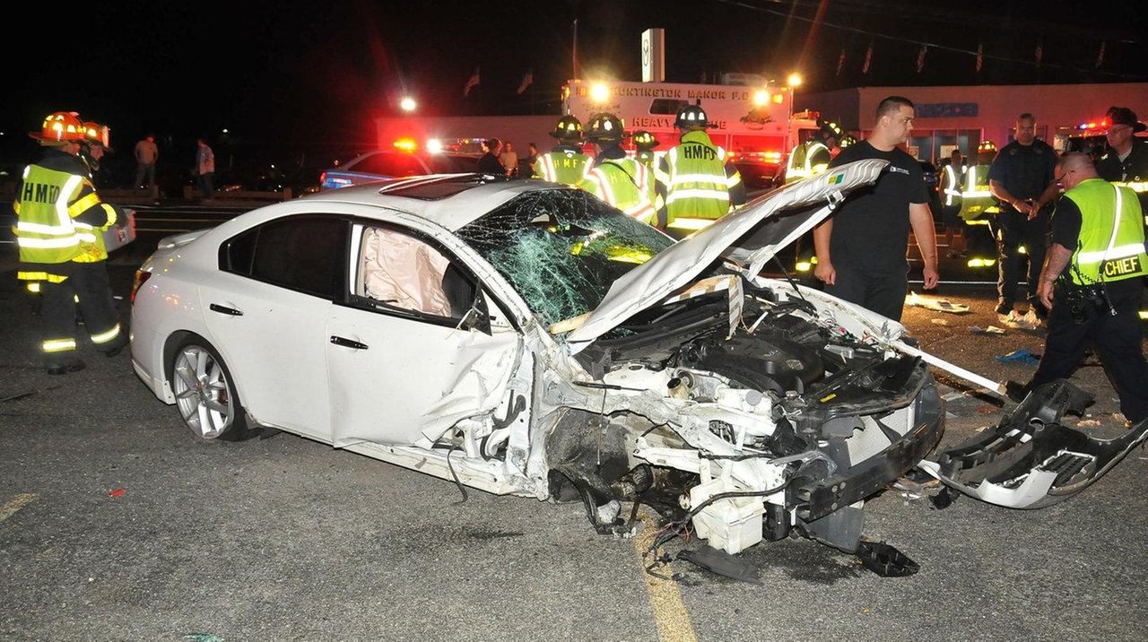 Woman seriously hurt in crash on Jericho Turnpike, cops say Newsday