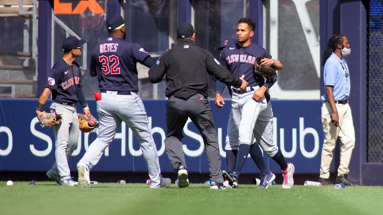 Cleveland Guardians left fielder Steven Kwan stands on deck before