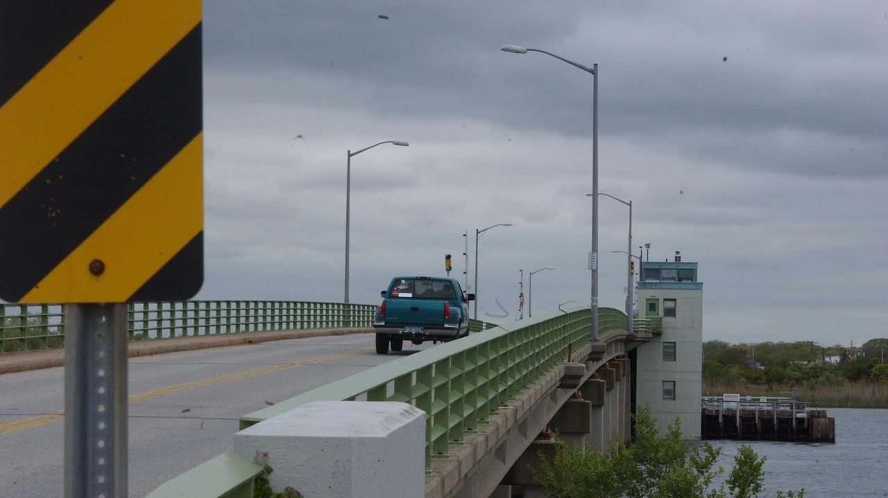 Suffolk officials unveil $53M Smith Point drawbridge plan - Newsday