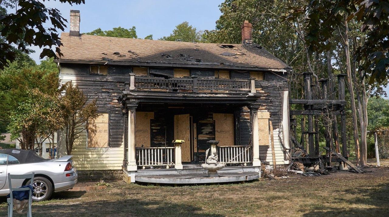 Bayport residents ‘saved’ from fire by passersby, chief says Newsday