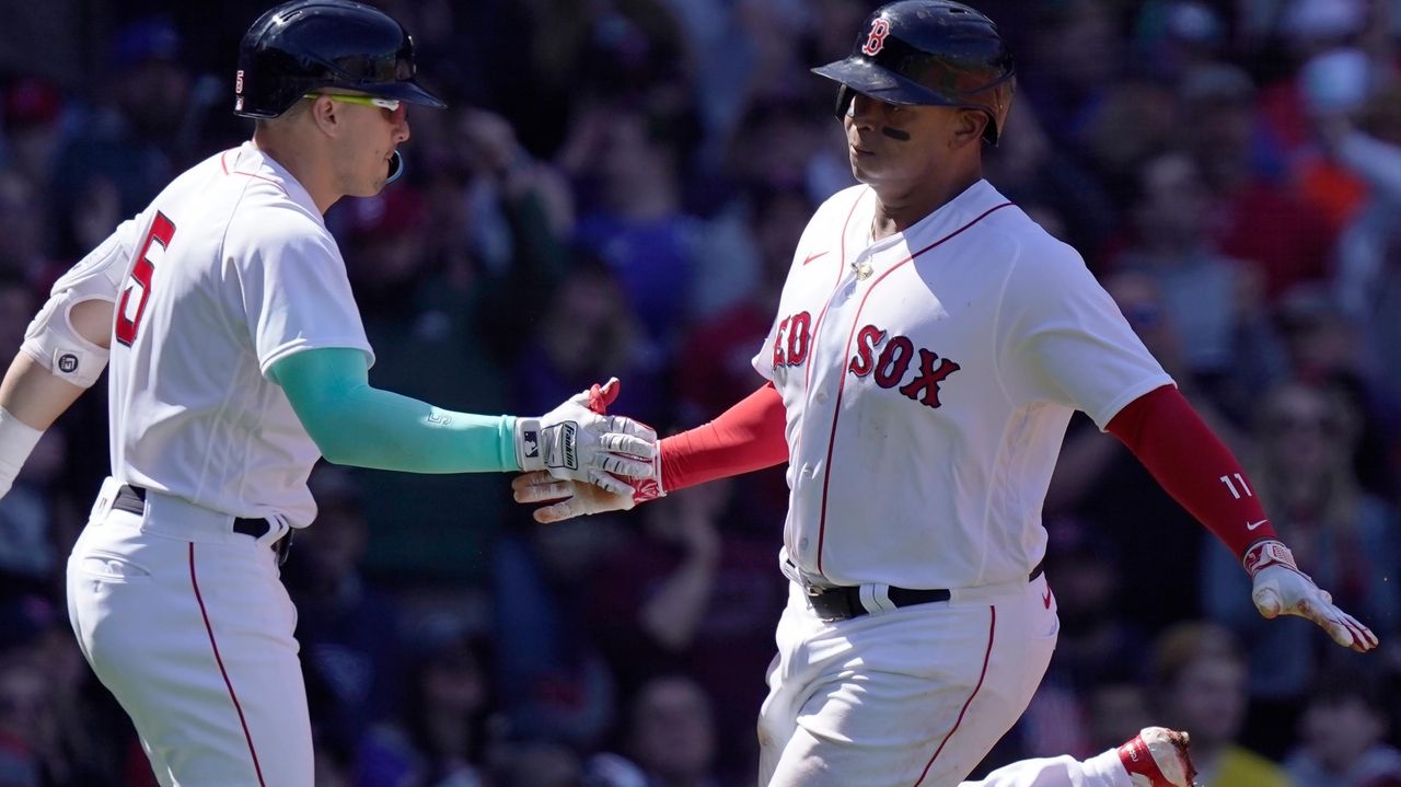 Napoli doubles in winner as Red Sox edge Rays