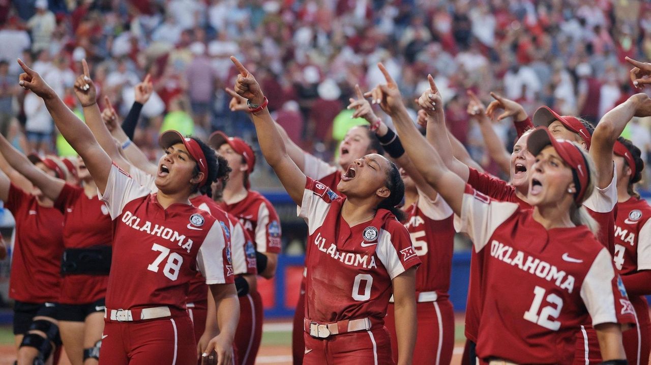 Photos Oklahoma wins softball CWS Newsday