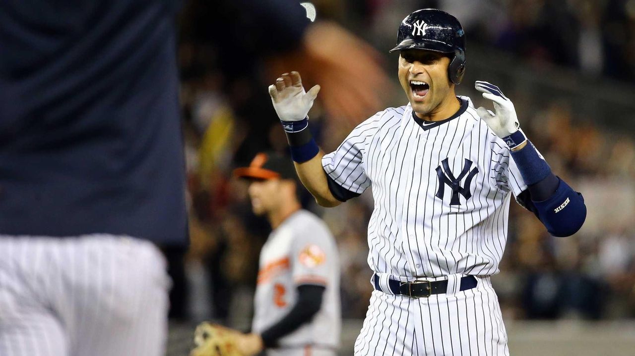 Derek Jeter hears cheers from fans at Wrigley Field with each 'final'  at-bat - Newsday