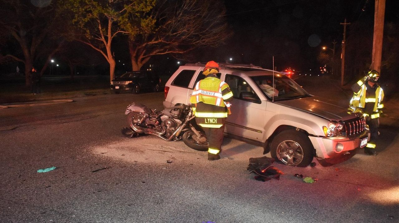 Motorcyclist dies in Selden crash, Suffolk police say Newsday