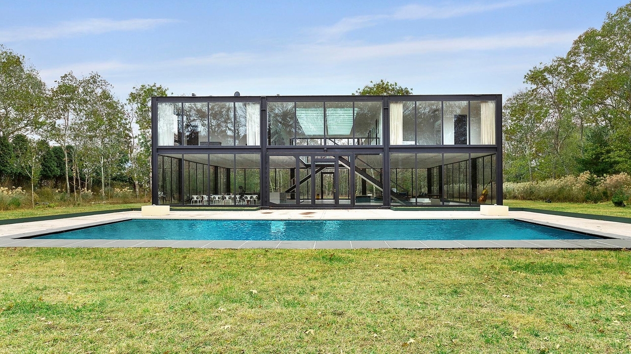 This Hamptons glass house drew party complaints, failed to sell and went through foreclosure. Now it's a $100G rental.
