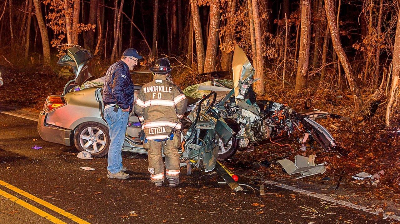 Teen dies of injuries from Manorville crash, police say Newsday