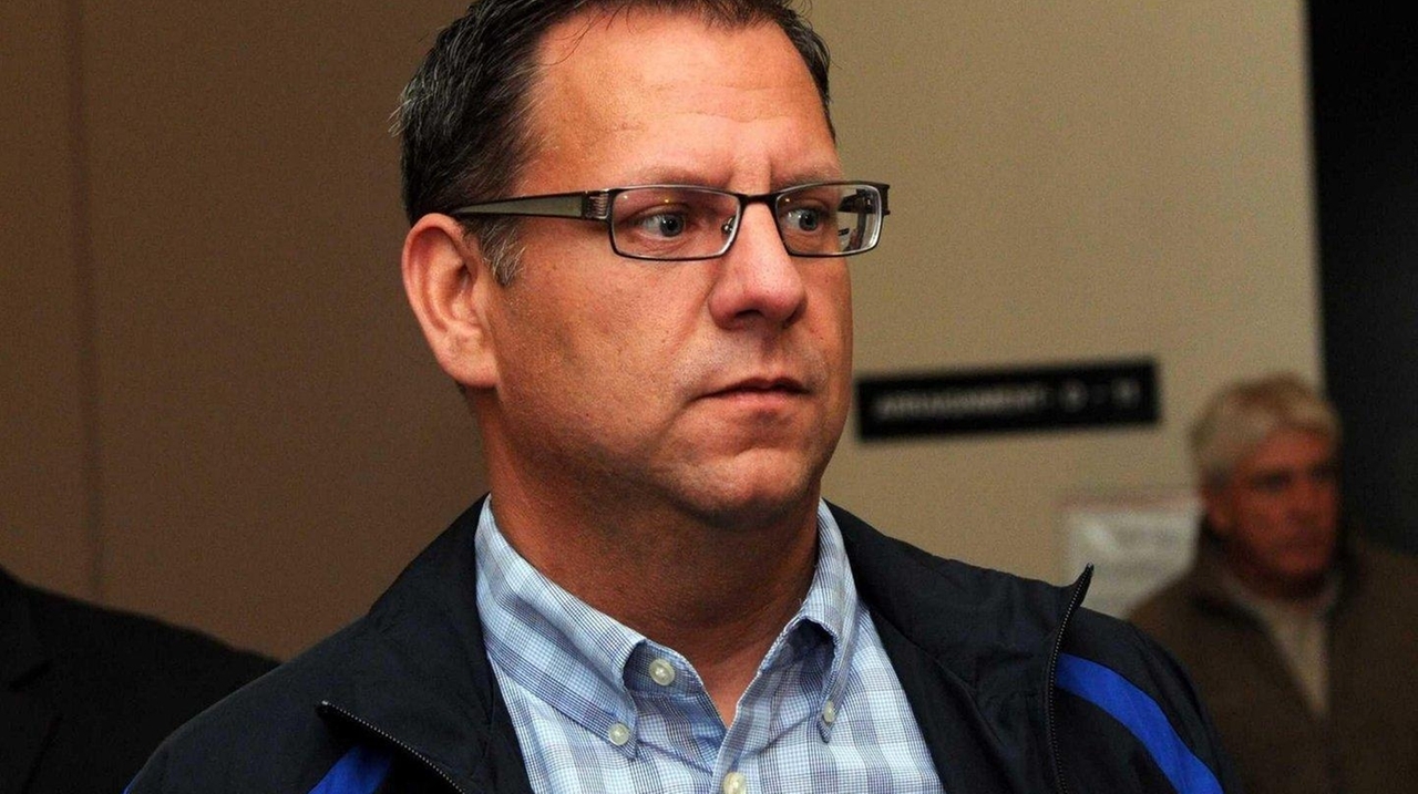Ex Islip Conservative Leader Pleads Guilty To Non criminal Violation 