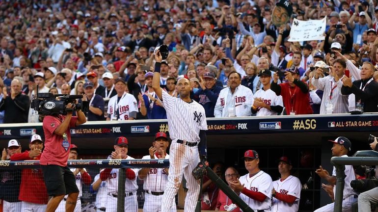 Derek Jeter, Mike Trout earn applause in MLB All-Star Game 