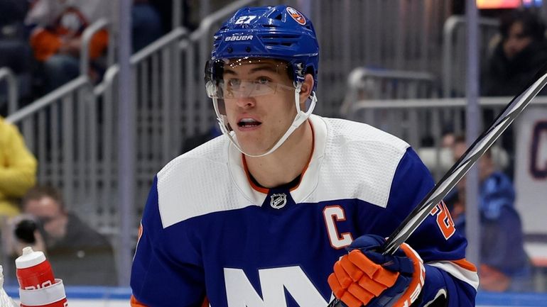 Anders Lee of the Islanders skates against the Flyers at UBS Arena...