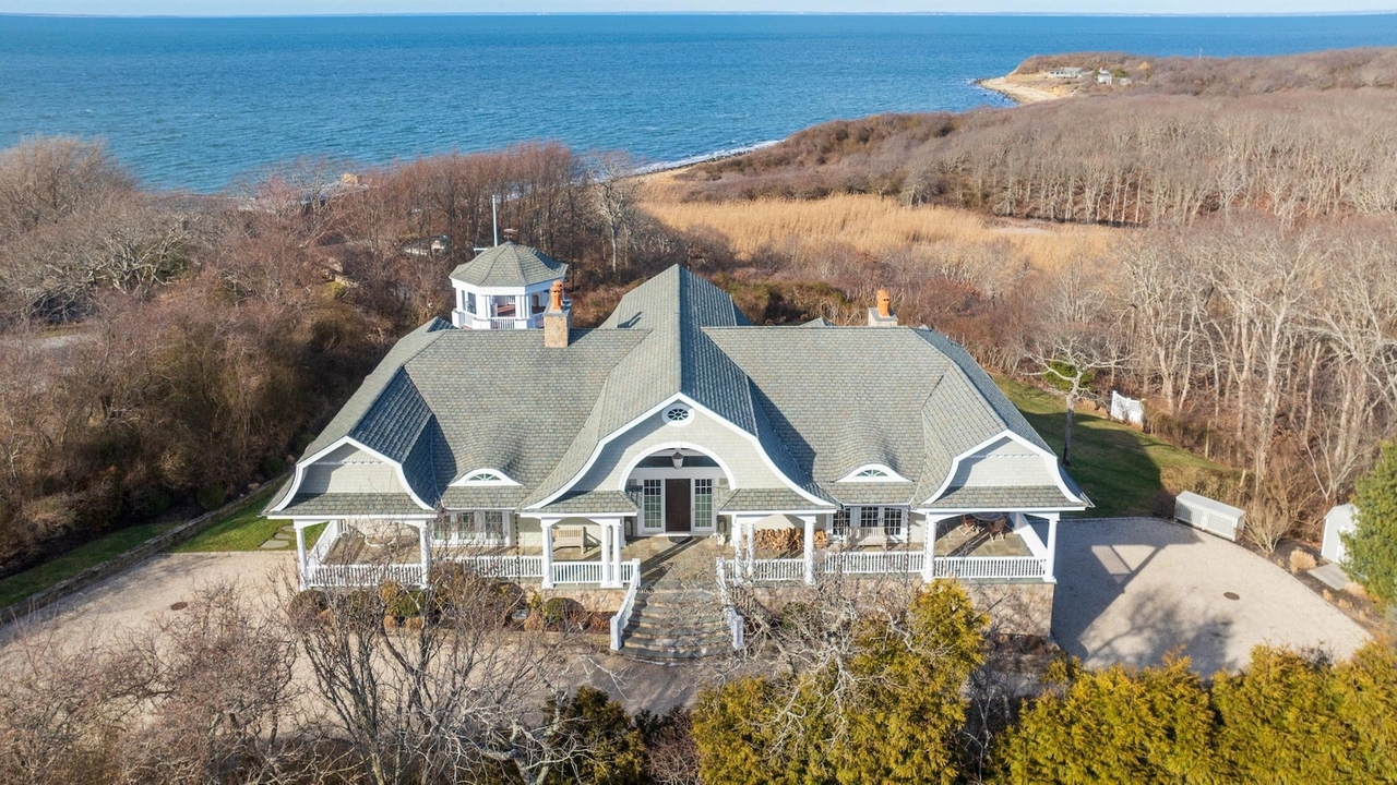 $10.75M Montauk home has tackle room, wine cellar, Fort Pond Bay views - Vimarsana News
