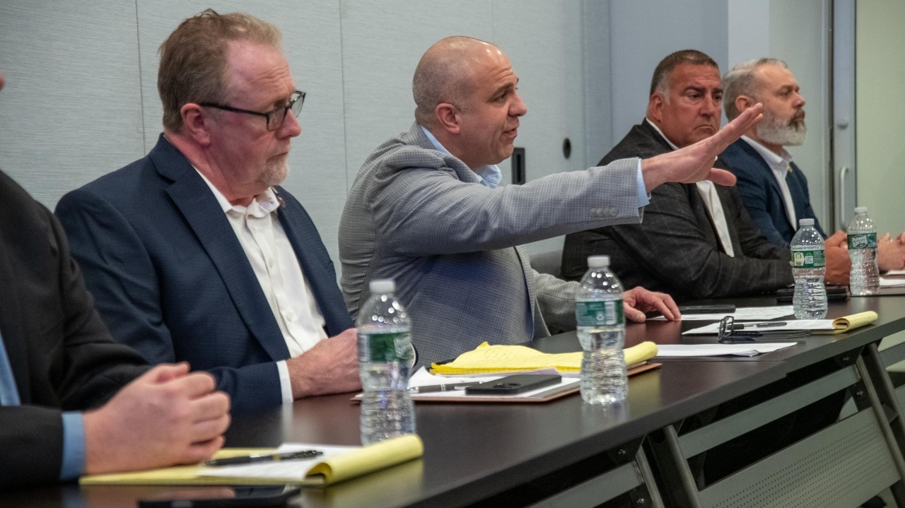 LIRR unions warn strike would be 'disastrous' for Long Island