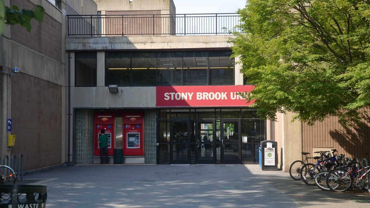 Stony Brook cops Student stabbed on campus Newsday