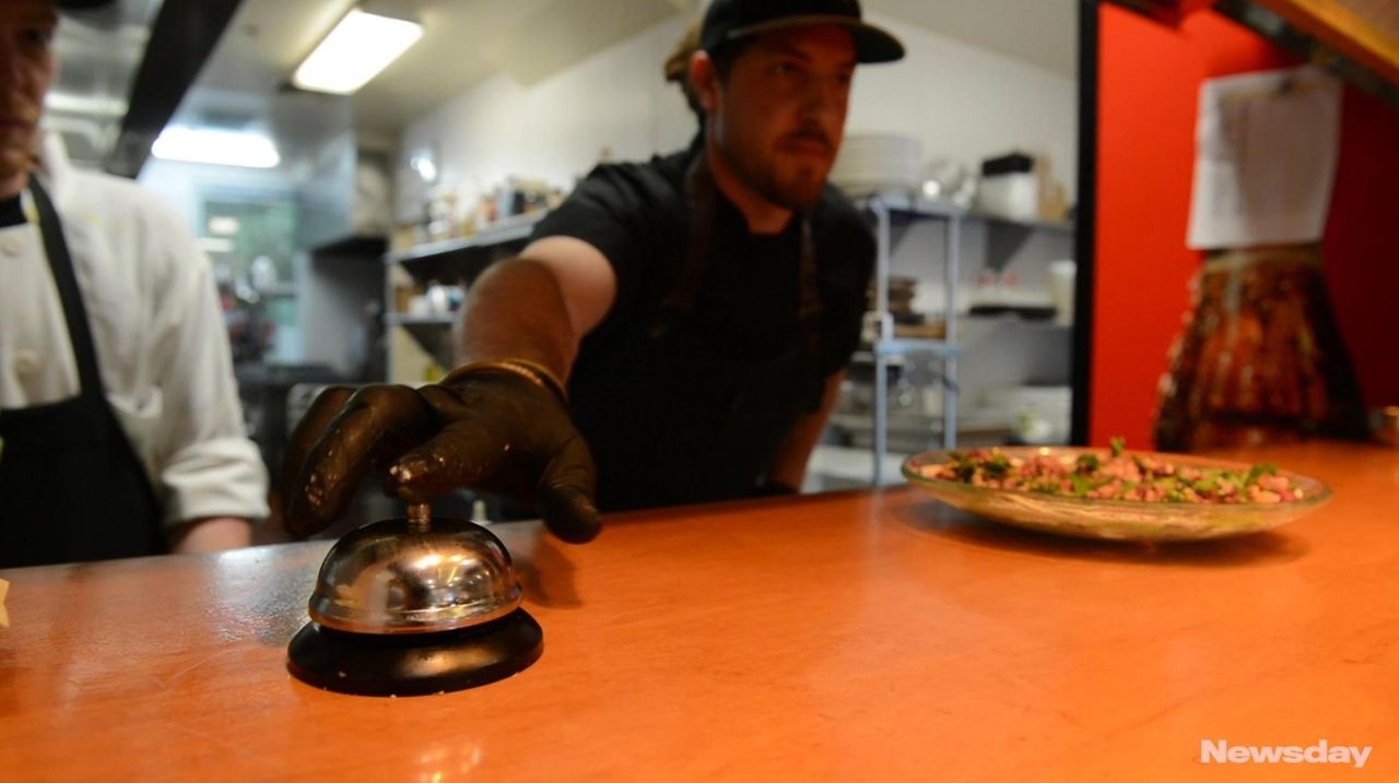 Rothchilds Coffee & Kitchen review Great Neck restaurant features