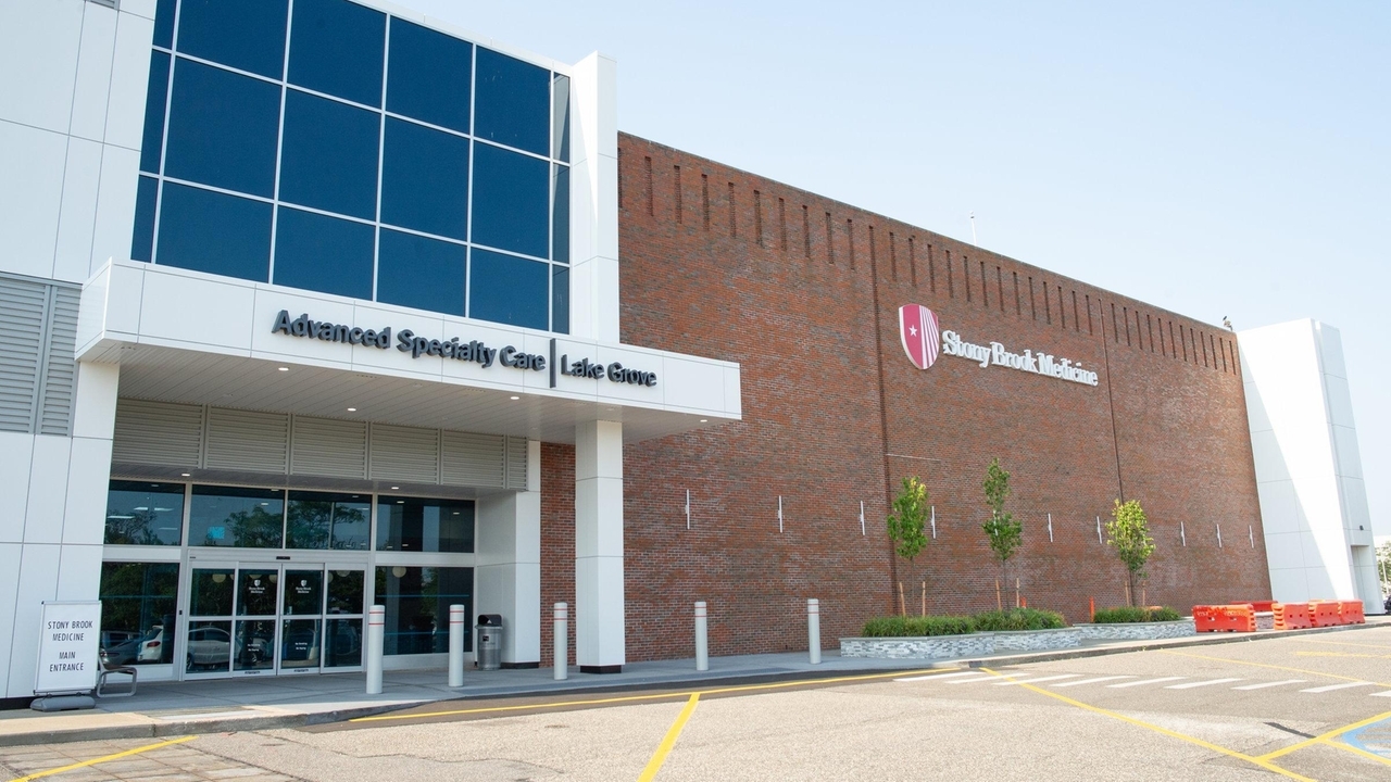 Stony Brook Medicine opens 'medical mall' at former Sears in Lake Grove - Vimarsana News