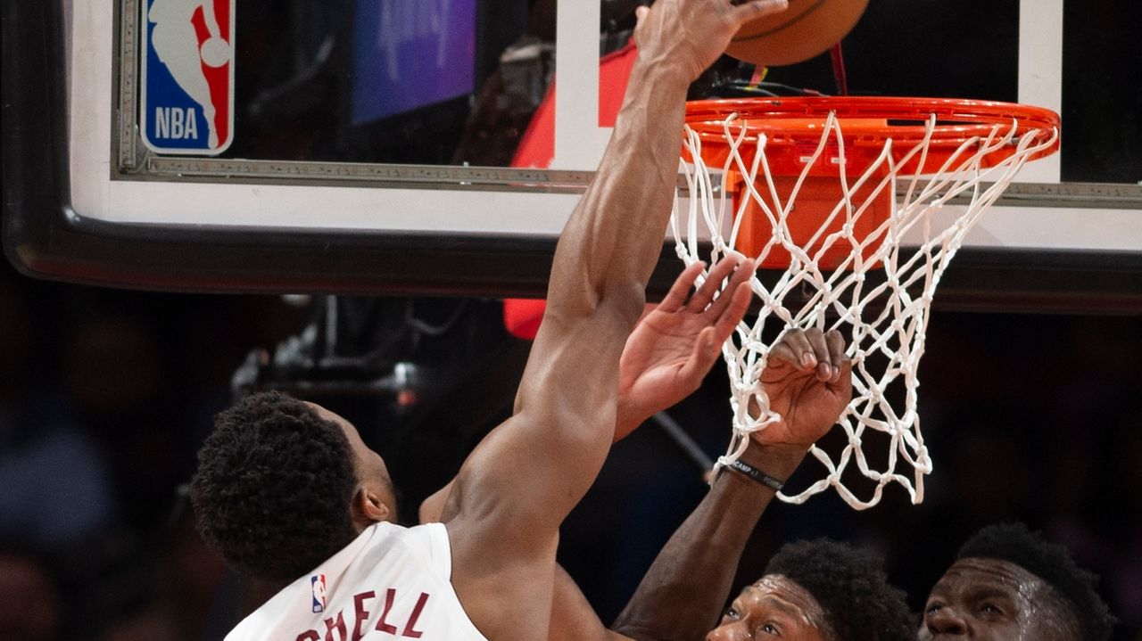 Donovan Mitchell throws down dunk of the playoffs with monstrous