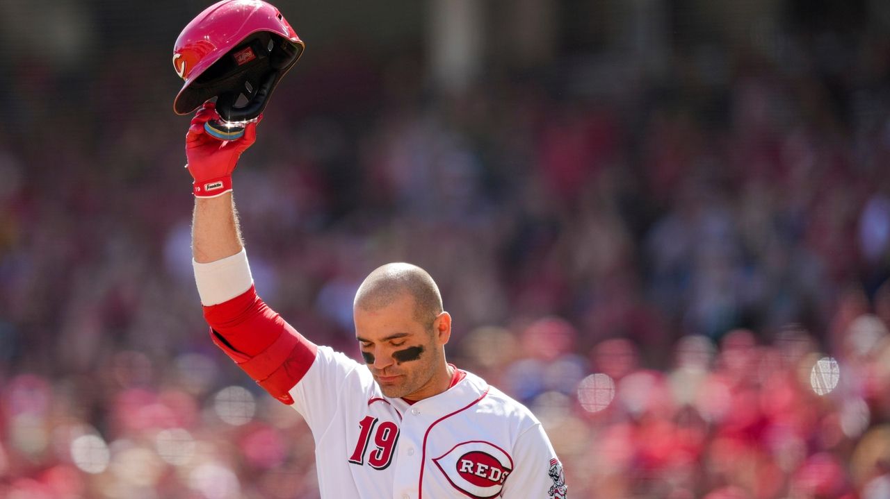 Joey Votto plans to play 'one more year' in 2024, even if not with  Cincinnati Reds 