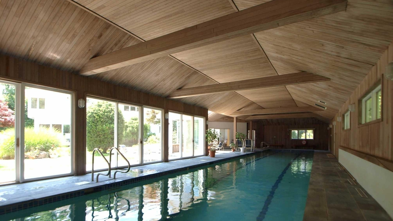 Swim laps of luxury at this Lloyd Harbor home - Newsday