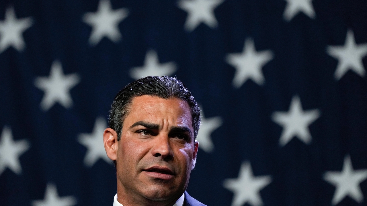 Miami Mayor Francis Suarez, a fierce DeSantis critic, claims he's qualified for presidential debate - Vimarsana News
