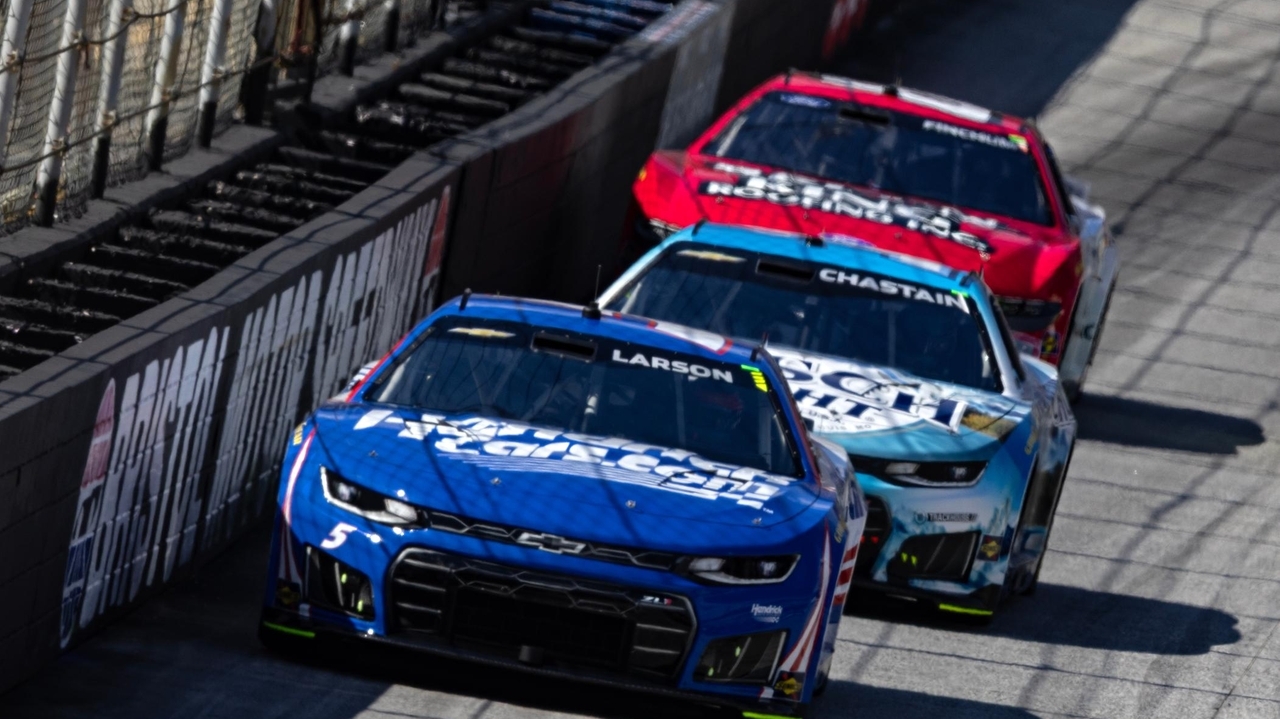 Kyle Larson returns to Kansas hoping to end a 32-race drought at a ...