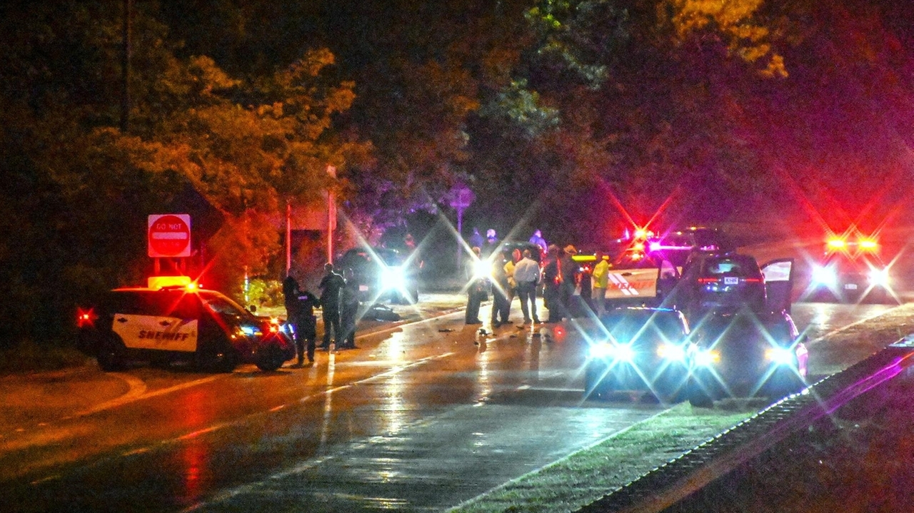 Motorcyclist, pedestrian killed in separate Suffolk crashes - Newsday