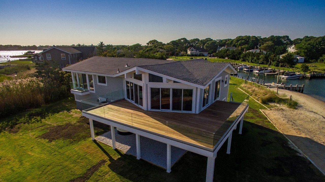 $2.395M Hampton Bays home got designer makeover - Newsday