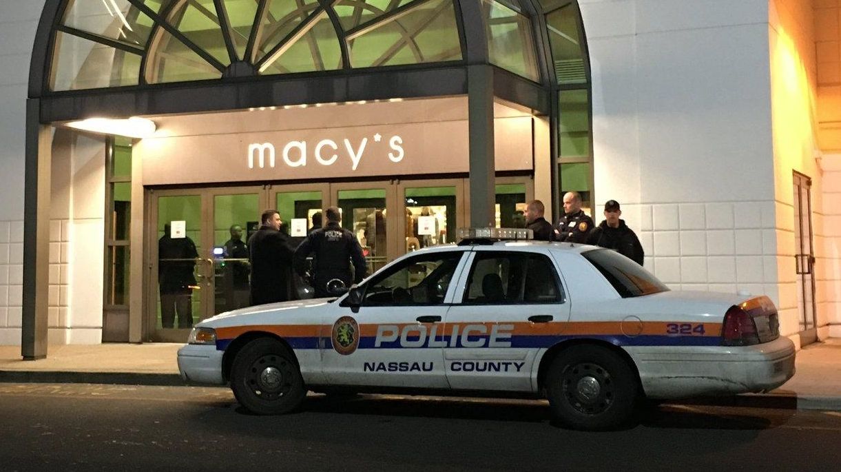 Fire in store bathroom led to evacuation of Roosevelt Field mall
