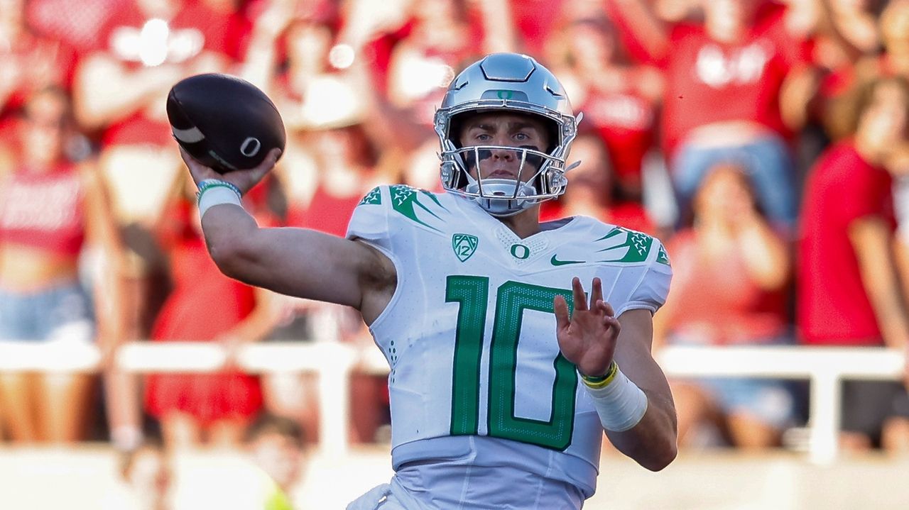 Justin Herbert expects Chargers' late-game execution to improve after 0-2  start - Newsday