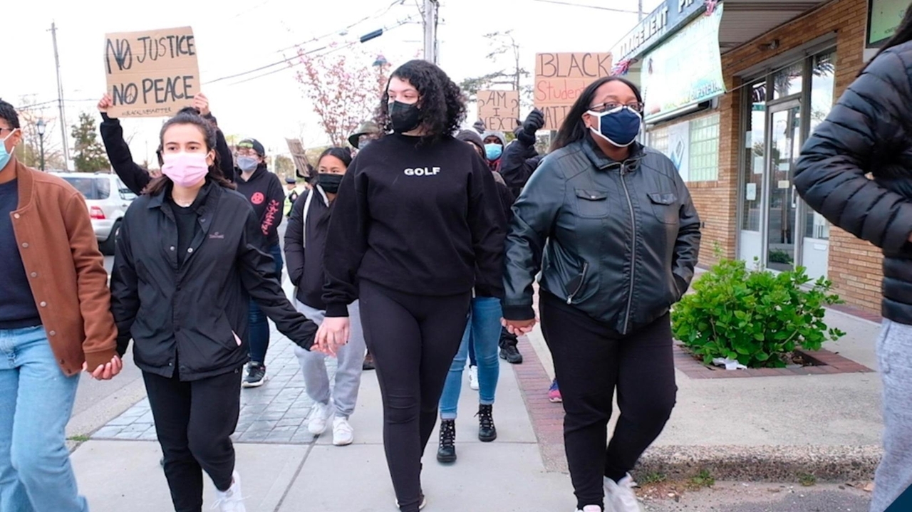 Fatal shooting of Black Ohio teen by cop sparks protest in Uniondale ...