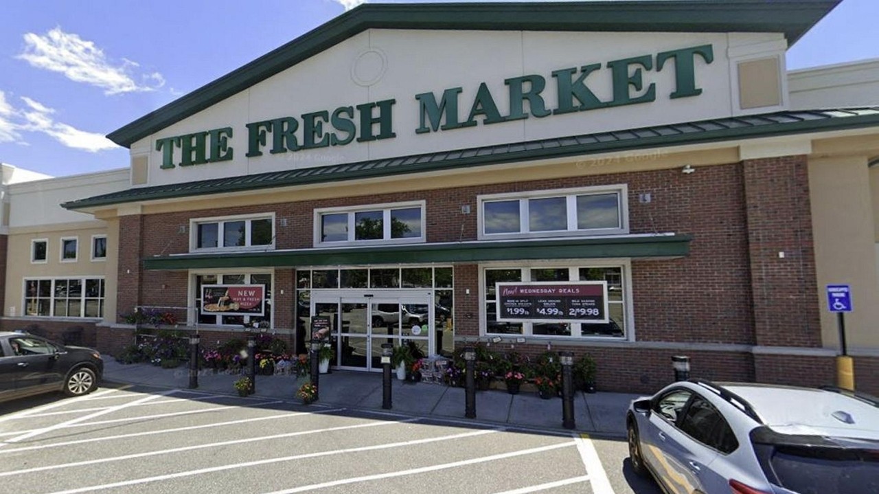 Upscale grocer The Fresh Market closing Smithtown store - Newsday